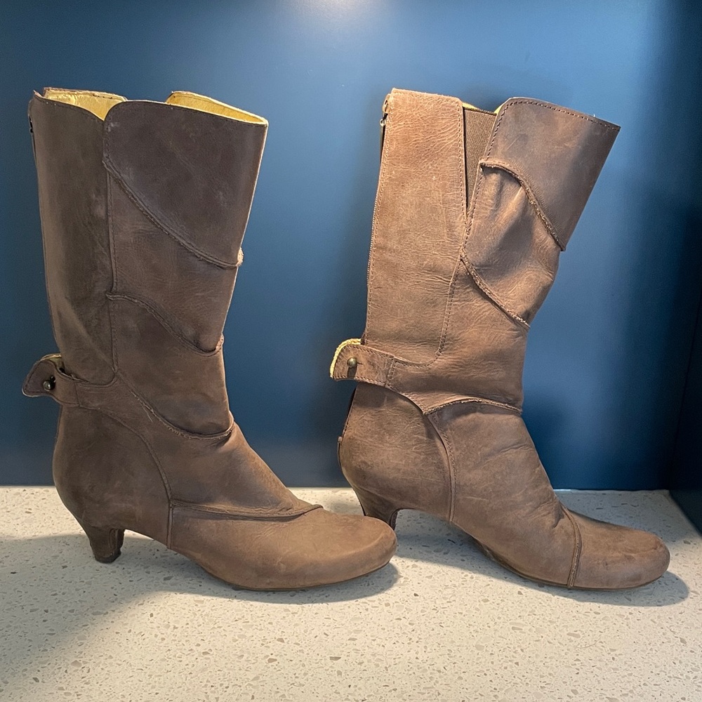 Sergio Tomani brown leather boots